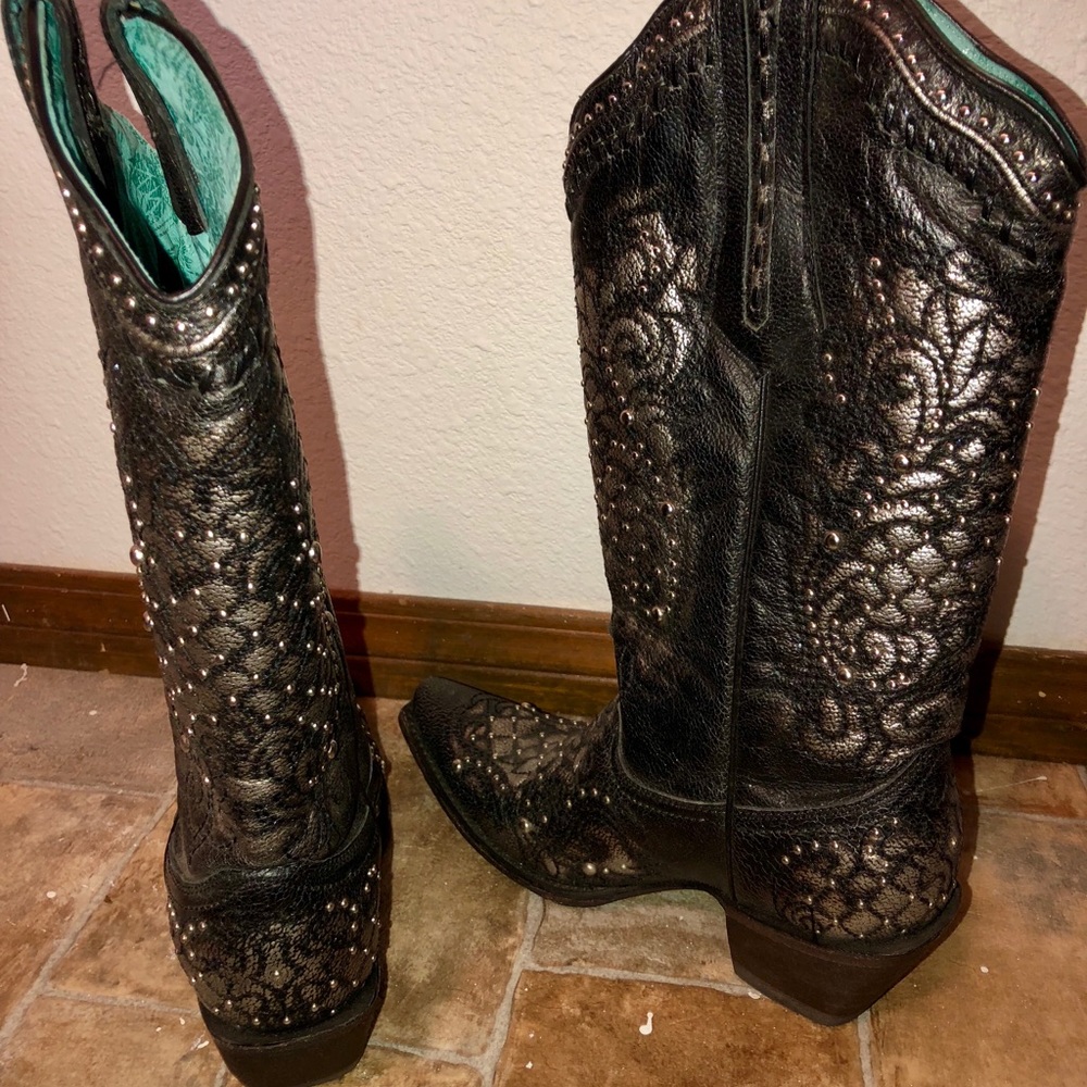Corral Vintage Boots (Silver and black)